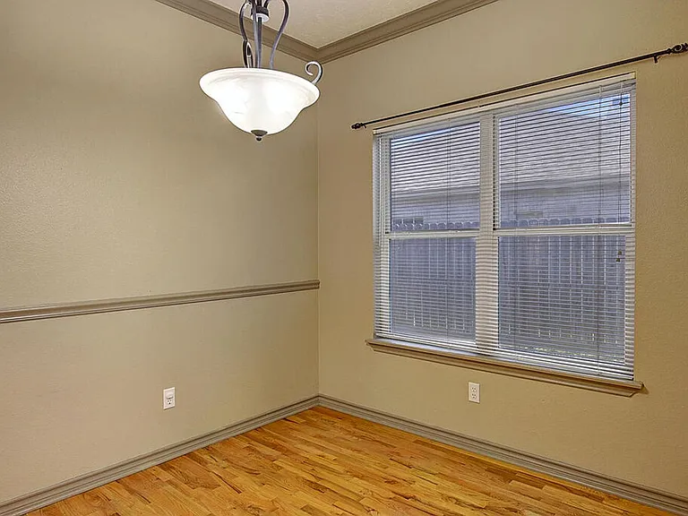 7642 Dallas St — Photo 22