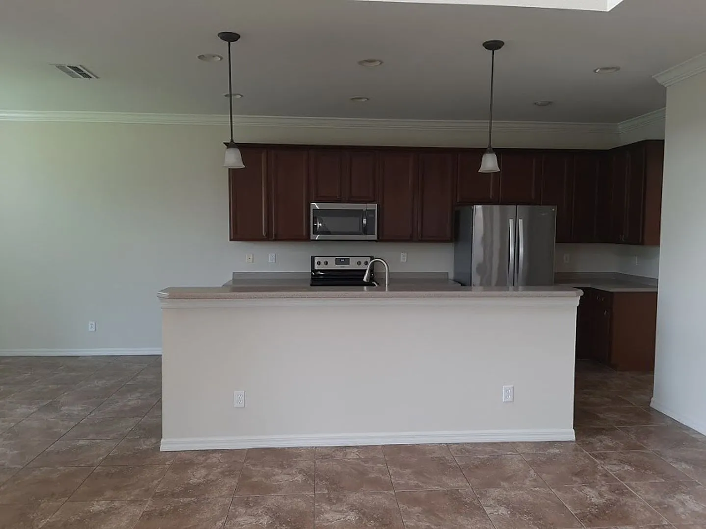 Coming OCT ! 2 Story 5/ 3.5 home in gated community — Photo 3
