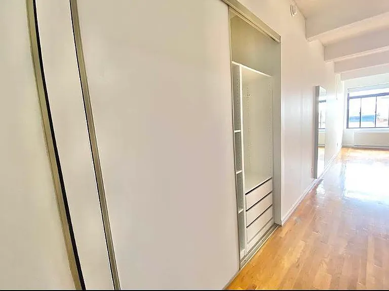 492 Henry St #5E — Photo 7