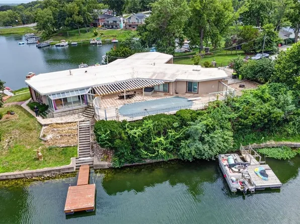 1109 NW South Shore Dr, Kansas City, MO 64151