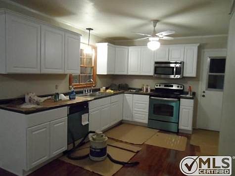 4th image of 300 Foxboro Ln