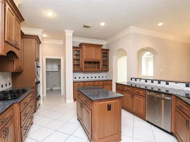 8918 Summerdale Ln — Photo 7
