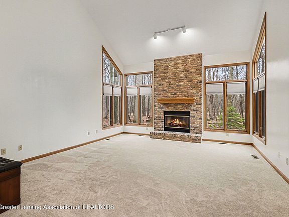 5th image of 1290 Shortwood Cir