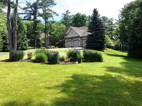 2nd image of 5561 Vardon Dr