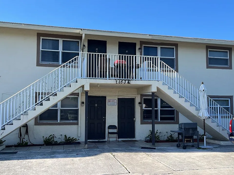 Quiet apartment building, newly repainted.