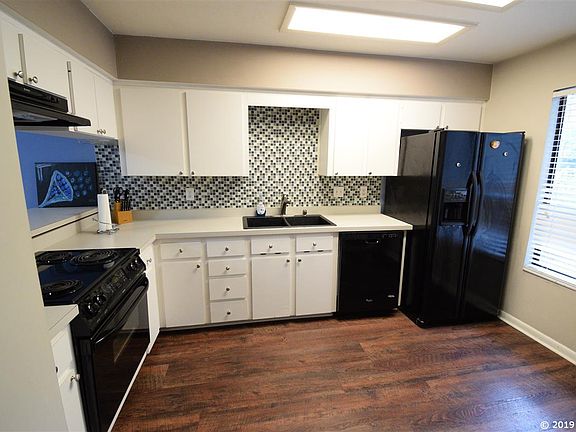 3rd image of 4677 NW 24th Blvd
