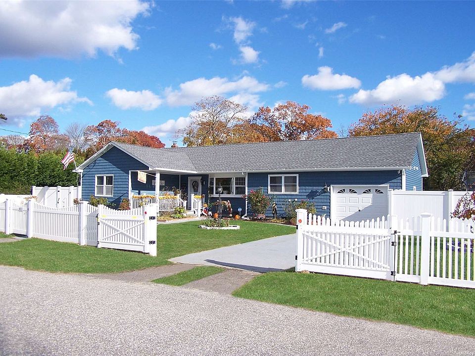 13 Corbin Avenue, Shirley, NY 11967 Zillow