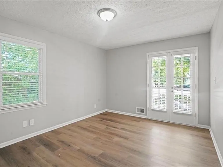 703 Navaho Ct — Photo 9