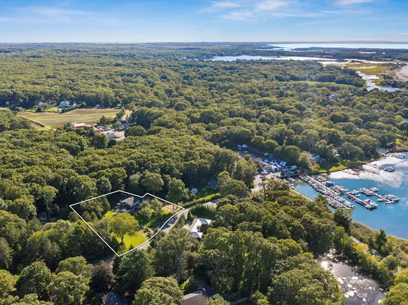6 Turtle Pond Rd, Southampton, NY 11968