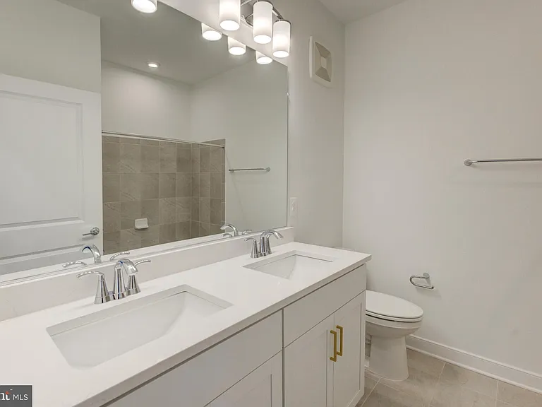 16108 Frederick Rd — Photo 31