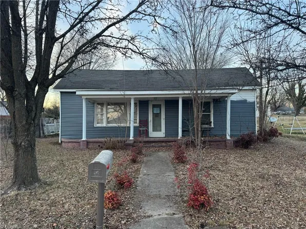 1203 Ridge Ave, Eden, NC 27288