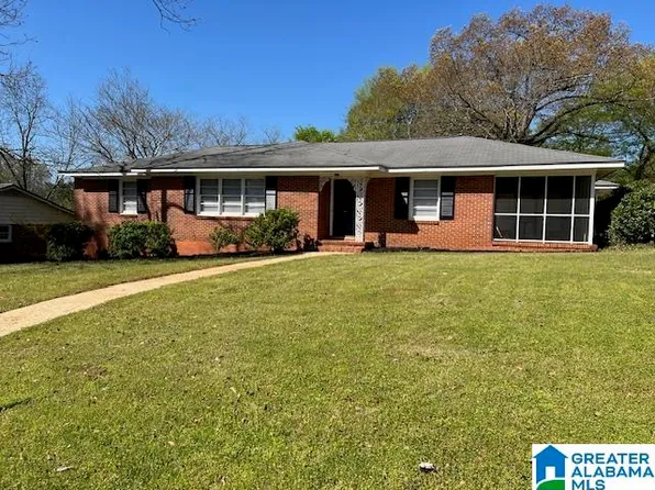 621 Chaffee St, Talladega, AL 35160
