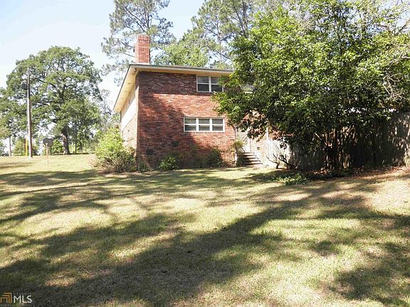 3rd image of 102 Sherwood Ct