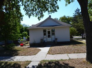 812 W 3rd St, Mccook, NE 69001