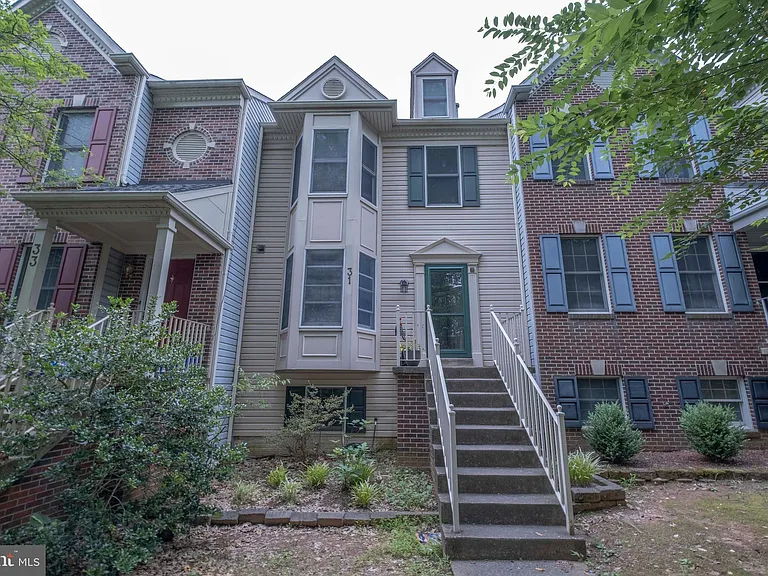 31 Steeple Ct — Photo 1