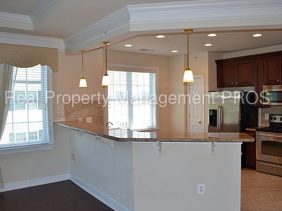 3rd image of 15221 Royal Crest Dr APT 305