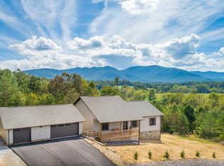 4214 Boulder Dr, Morganton, NC 28655