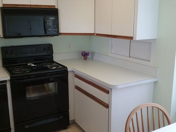 3rd image of 2614 Cove Cay Dr