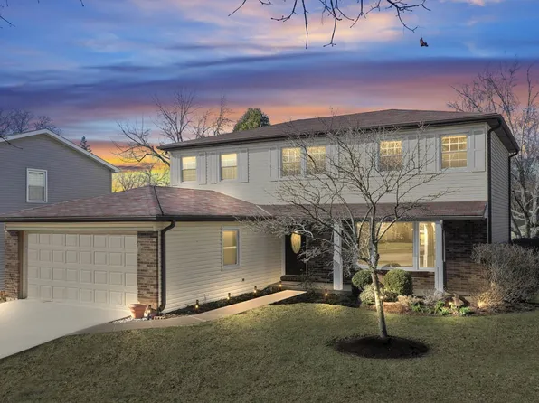 558 Coolidge Ave, Glen Ellyn, IL 60137