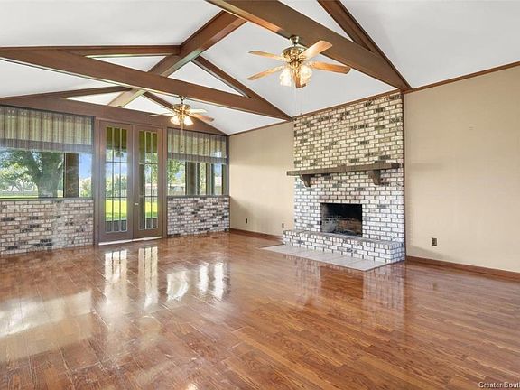 3rd image of 624 Orchard Dr