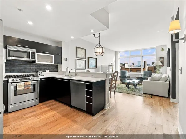 1450 Washington Street image 1 of 48