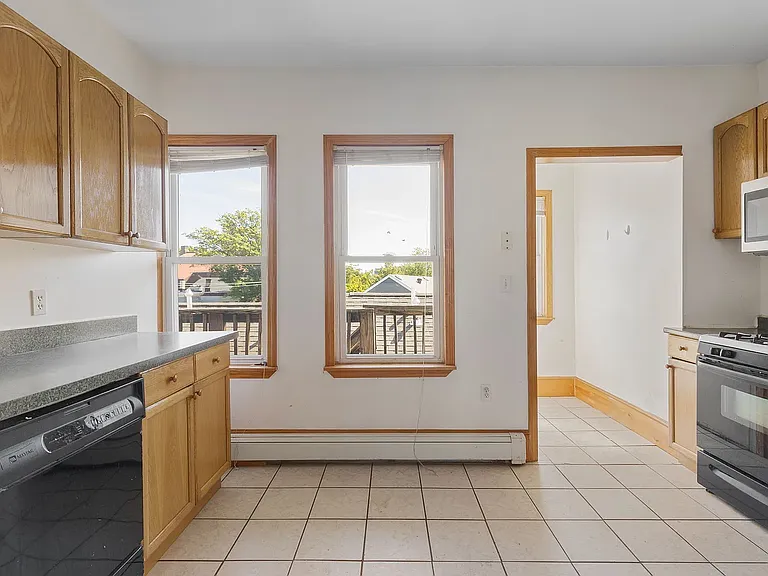 237 Webster Ave #3 — Photo 10