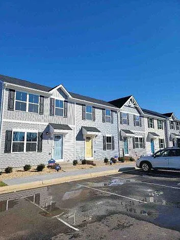 768 Carson Cir