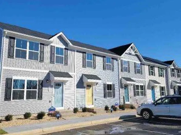 768 Carson Cir, Grottoes, VA 24441