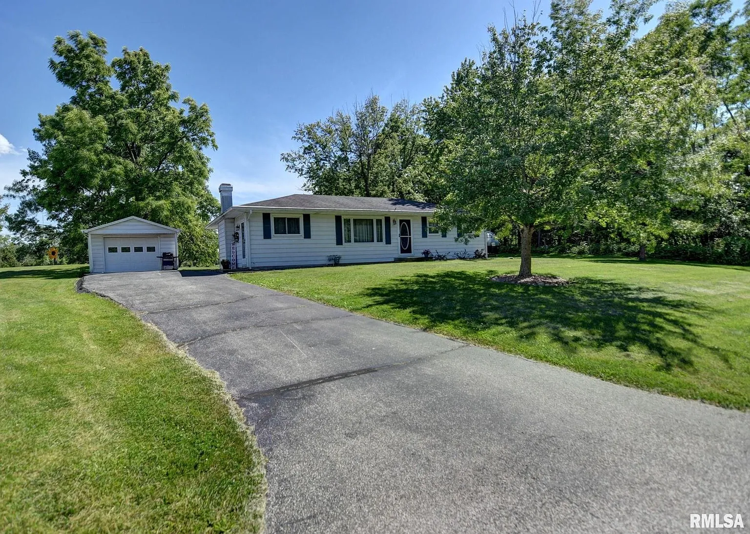 2275 Appletree Ln photo 1