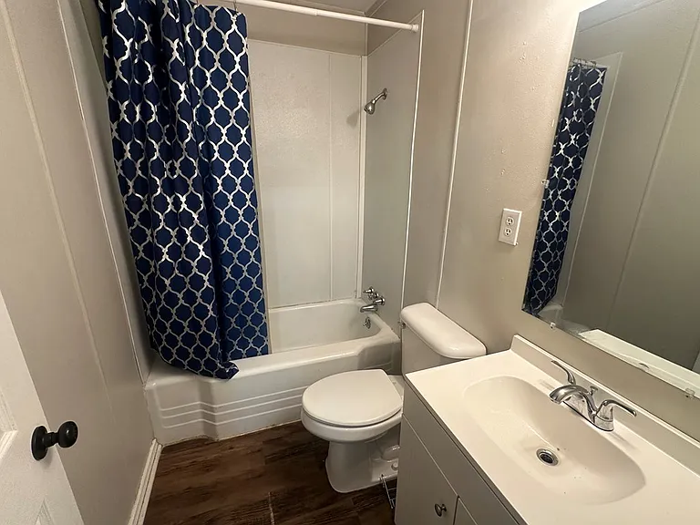 1116-1116 Cornelia Cir — Photo 14