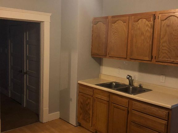 5th image of 488 Stetler Ave