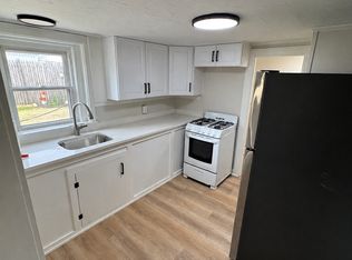 14 Fowler St APT 4, Salisbury, MA 01952