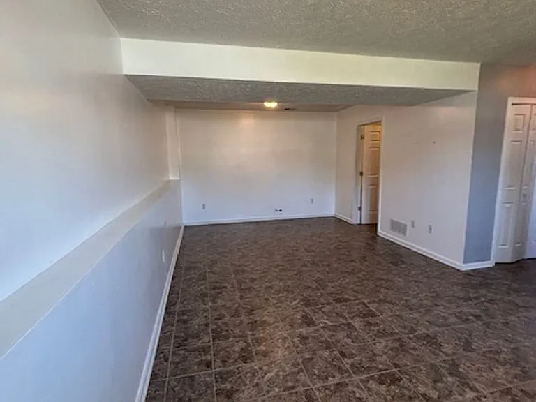 210 Scarlet Ave — Photo 21