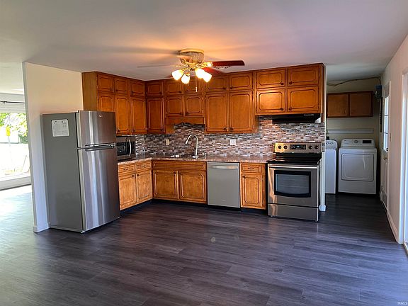 5th image of 2901 N Richmond Dr