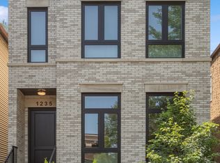 1235 W Wellington Ave, Chicago, IL 60657