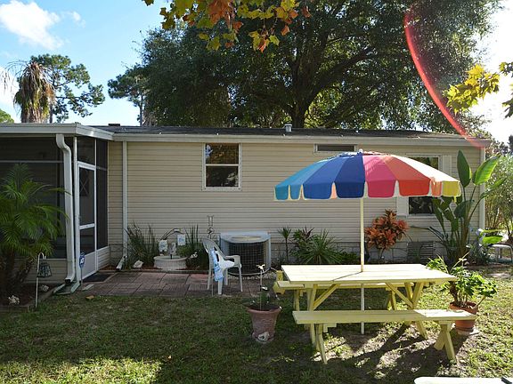 5th image of 2570 Madrid Dr