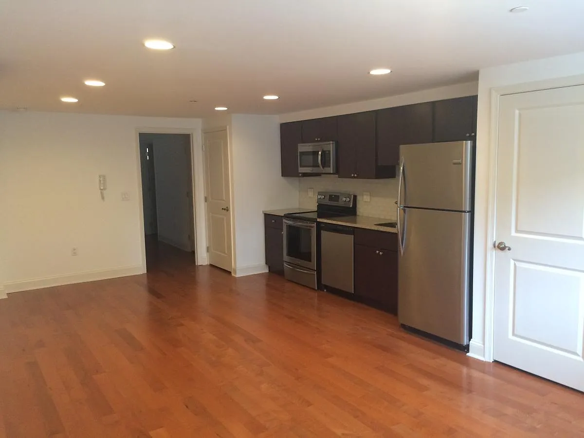 1 bed, 767 sqft, $1,800 — Photo 4