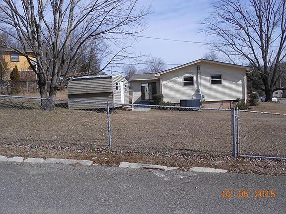 3rd image of 805 Green Meadows Dr