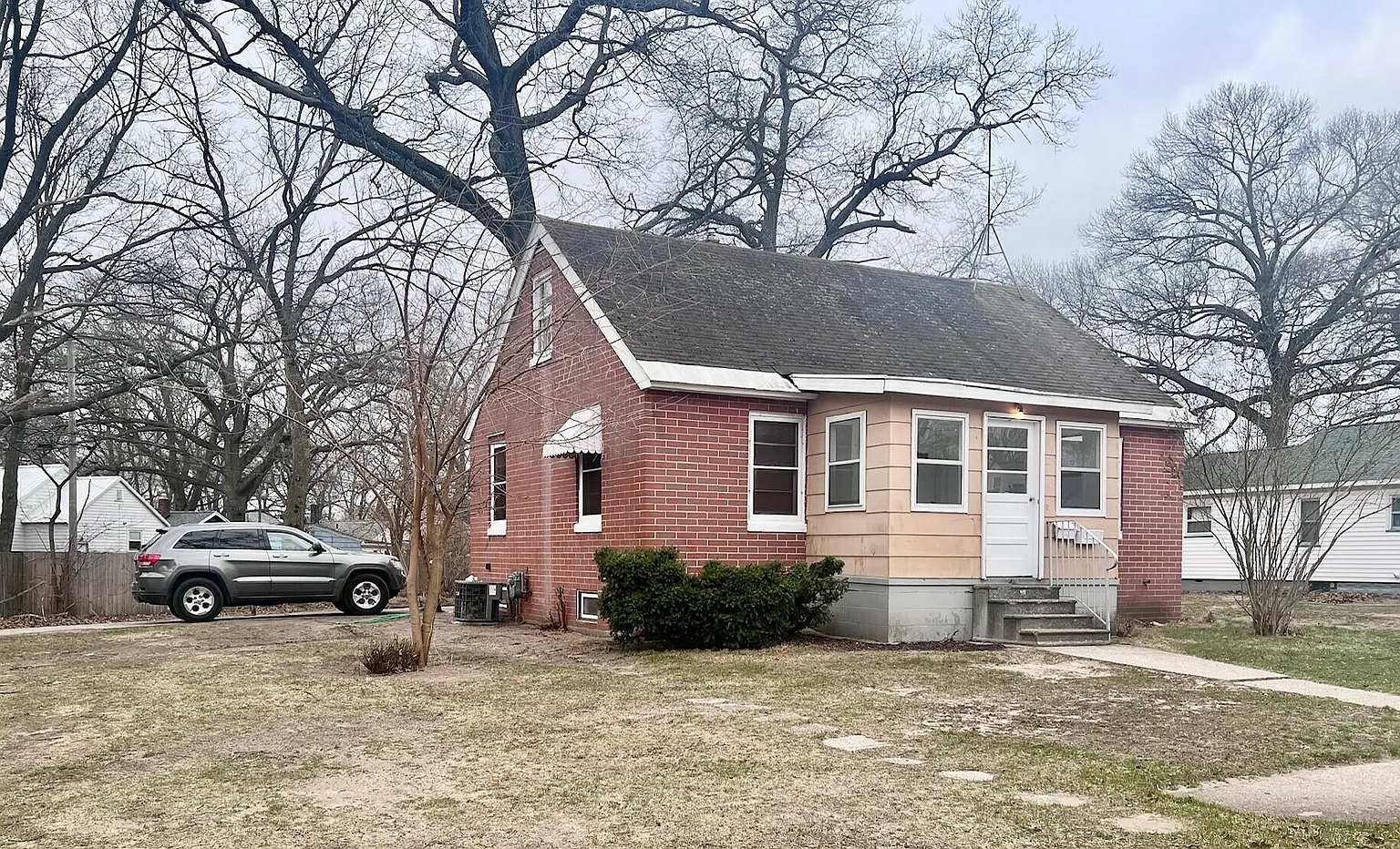 225 E Lincoln Ave photo 1
