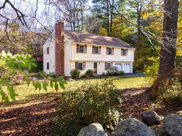 42 Wildwood Dr, Bedford, MA 01730