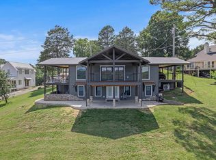 225 Roberts Loop, Celina, TN 38551