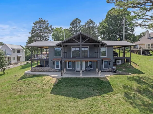 225 Roberts Loop, Celina, TN 38551