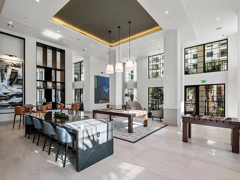 903 W Chestnut St — Photo 11