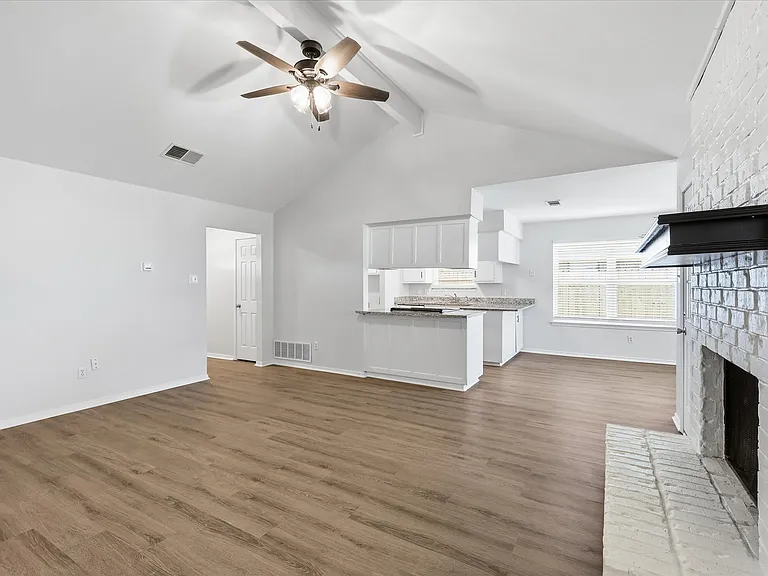 7913 Pebblebrook Dr — Photo 14