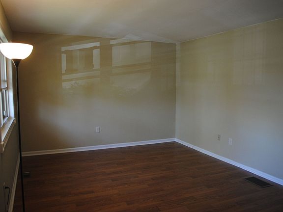 Front living/dining room