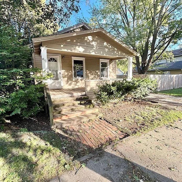 Building Photo - 411 S Hayford Ave