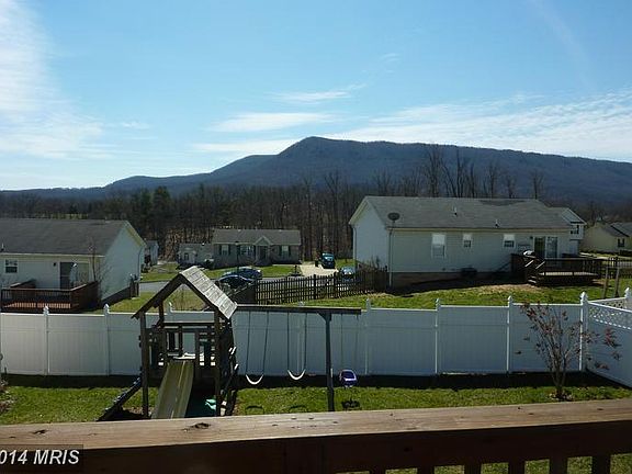 4th image of 982 Devine Dr
