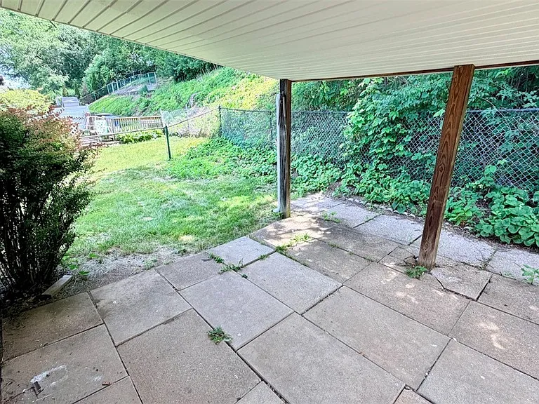 3812 Louisa St — Photo 34