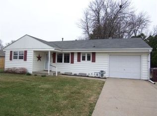 114 Colonial Dr, S Sioux City, NE 68776