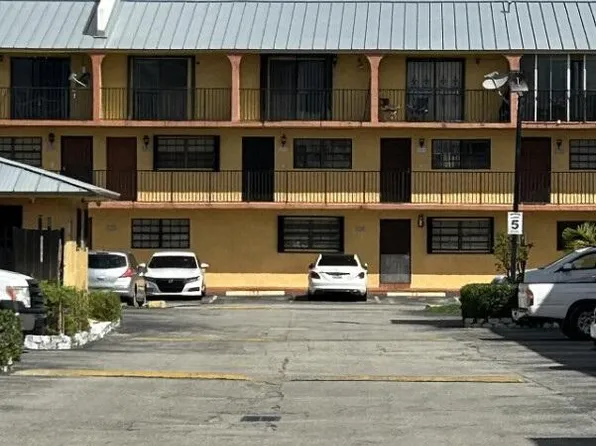 5080 W 12th Ln #C-7, Hialeah, FL 33012